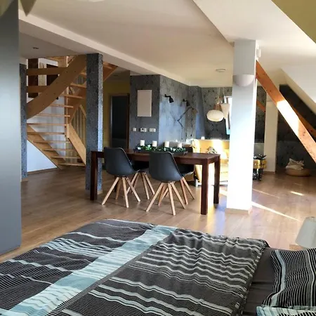 Maisonette Wohnung Mit Blick Ueber Die Stadt Jena Exterior photo